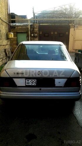 Mercedes E 230 1987, 325,498 km - 2.3 l - Bakı