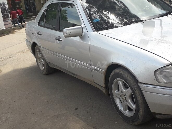 Mercedes C 180 1995, 30,000 km - 0.2 l - Qazax