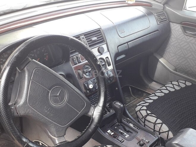 Mercedes C 180 1995, 30,000 km - 0.2 l - Qazax