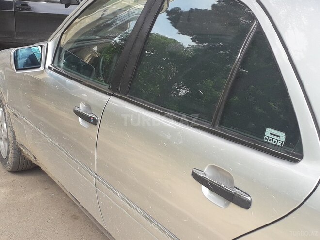 Mercedes C 180 1995, 30,000 km - 0.2 l - Qazax