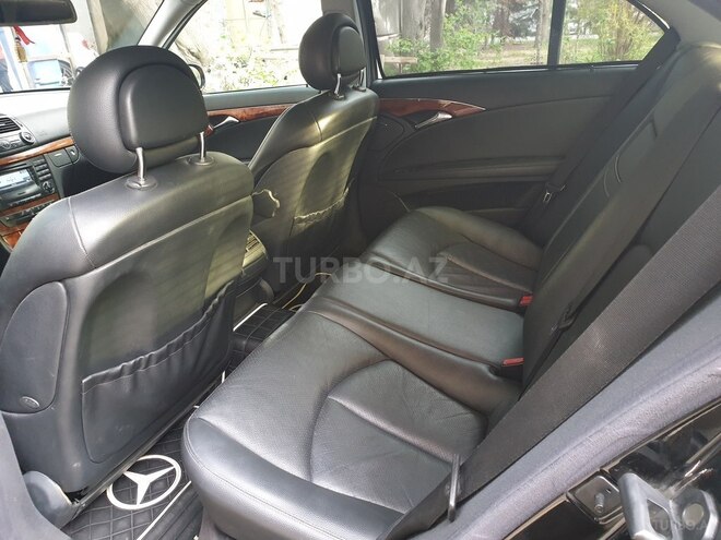 Mercedes E 240 2003, 198,000 km - 2.4 l - Bakı