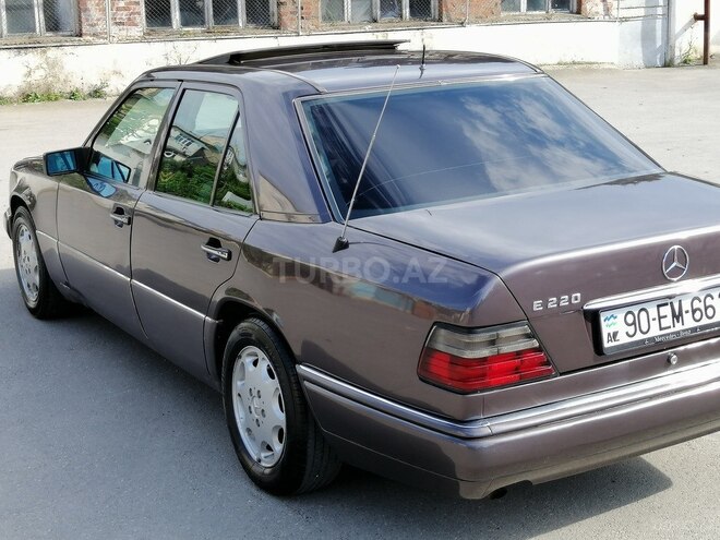 Mercedes E 220 1993, 344,000 km - 2.2 л - Bakı