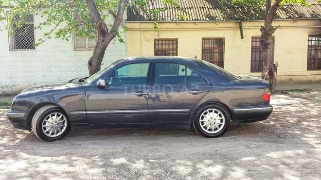 Mercedes E 240 2000, 210,000 km - 2.6 l - Gəncə