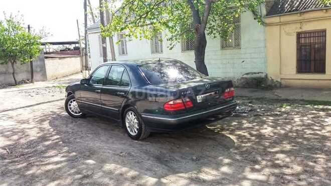 Mercedes E 240 2000, 210,000 km - 2.6 l - Gəncə