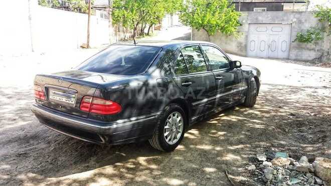 Mercedes E 240 2000, 210,000 km - 2.6 l - Gəncə
