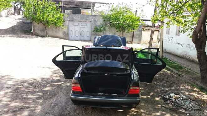 Mercedes E 240 2000, 210,000 km - 2.6 l - Gəncə
