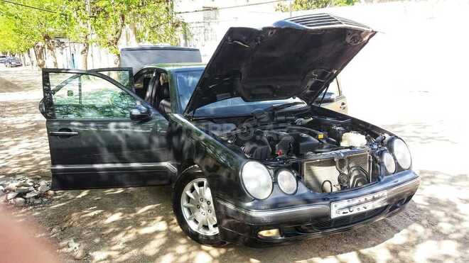 Mercedes E 240 2000, 210,000 km - 2.6 l - Gəncə