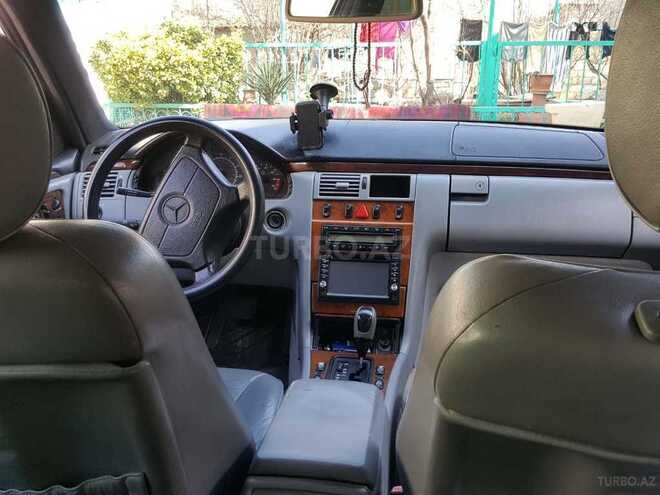 Mercedes E 320 1997, 255,000 km - 3.2 l - Bərdə