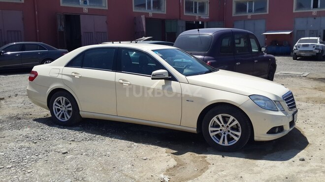 Mercedes E 220 2011, 378,000 km - 2.2 l - Bakı