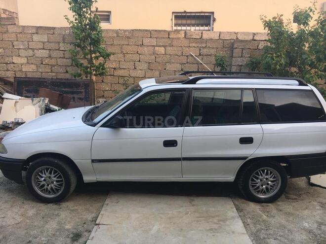 Opel Astra 1995, 280,000 km - 1.6 l - Bakı