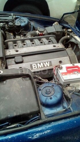 BMW 520 1991, 300,000 km - 2.0 л - Bakı
