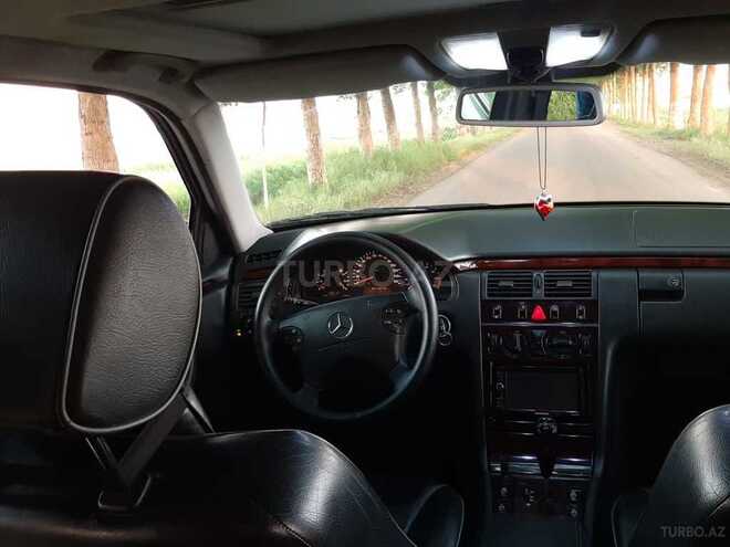 Mercedes E 240 2001, 170,123 km - 2.4 l - Masallı