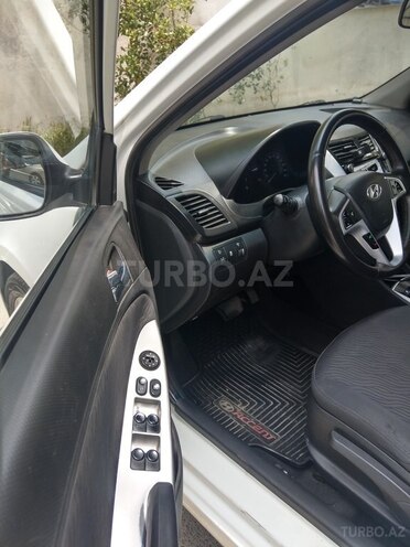 Hyundai Accent 2011, 220,000 km - 1.6 l - Bakı