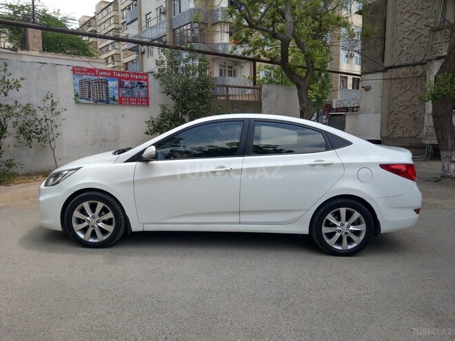Hyundai Accent 2011, 220,000 km - 1.6 l - Bakı