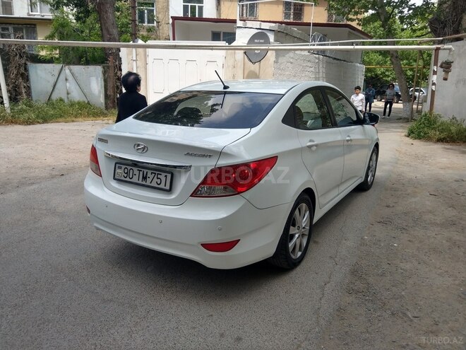 Hyundai Accent 2011, 220,000 km - 1.6 l - Bakı