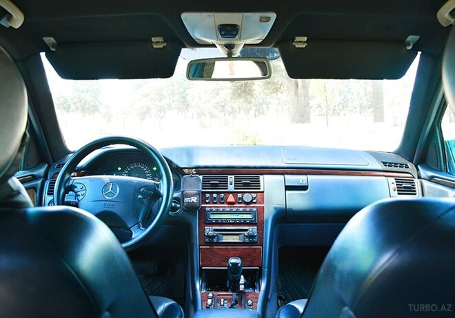 Mercedes E 270 2001, 285,000 km - 2.7 l - İmişli