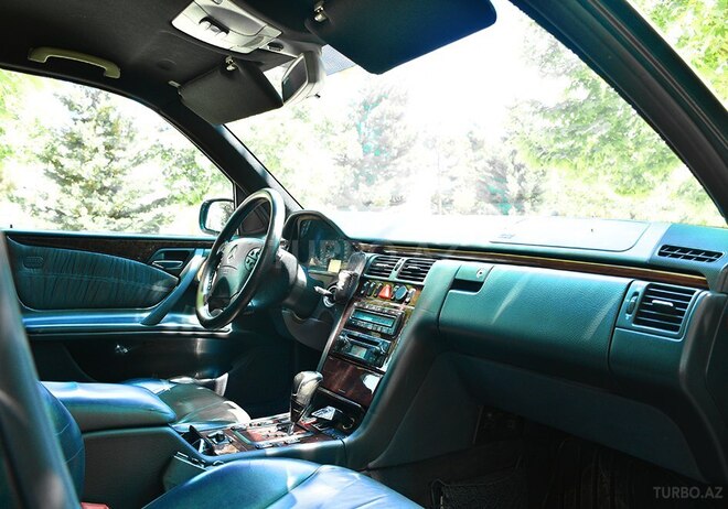Mercedes E 270 2001, 285,000 km - 2.7 l - İmişli