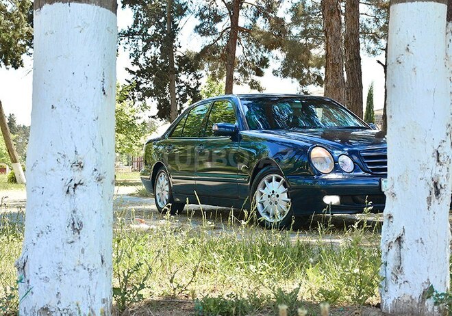 Mercedes E 270 2001, 285,000 km - 2.7 l - İmişli