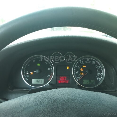 Volkswagen Passat 2004, 240,000 km - 1.8 l - Ağdaş