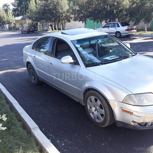 Volkswagen Passat 2004, 240,000 km - 1.8 l - Ağdaş