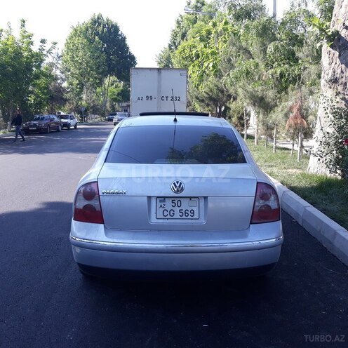 Volkswagen Passat 2004, 240,000 km - 1.8 l - Ağdaş