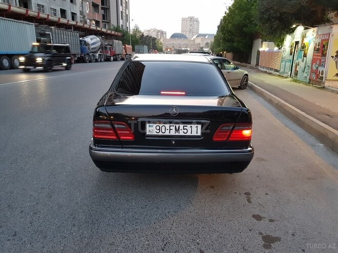 Mercedes E 240 1998, 334,554 km - 2.4 l - Bakı