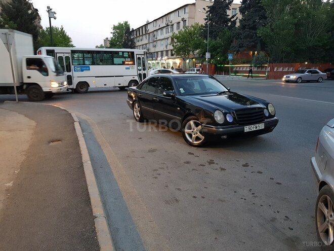 Mercedes E 240 1998, 334,554 km - 2.4 l - Bakı