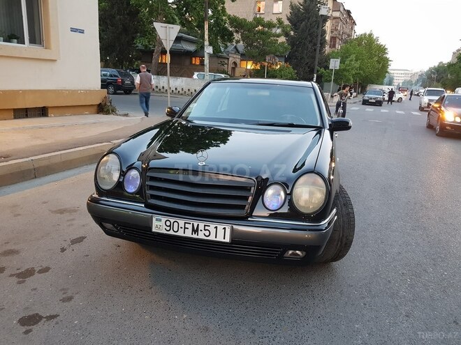 Mercedes E 240 1998, 334,554 km - 2.4 l - Bakı