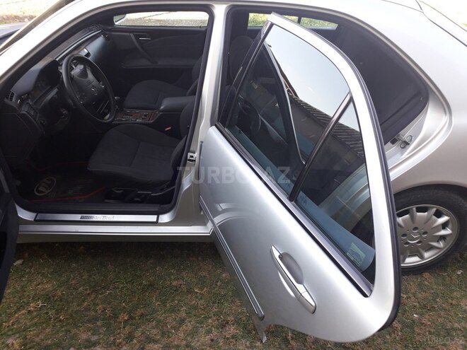Mercedes E 240 2000, 260,000 km - 2.6 л - Sabirabad
