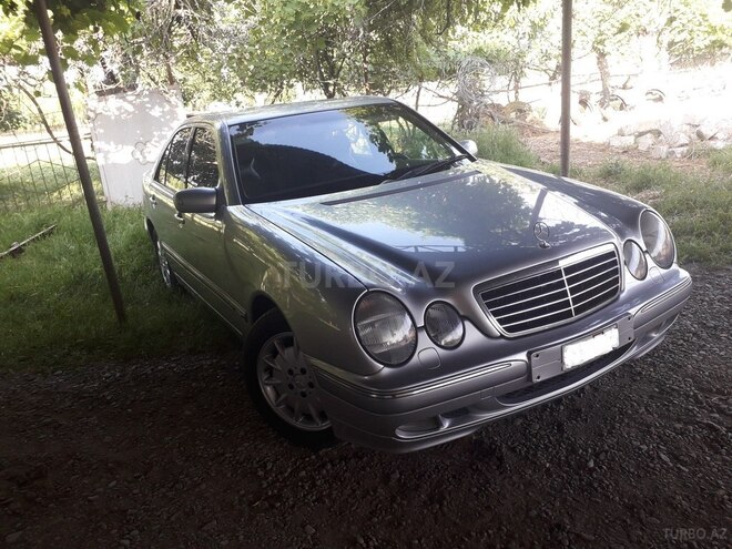 Mercedes E 240 2000, 260,000 km - 2.6 л - Sabirabad