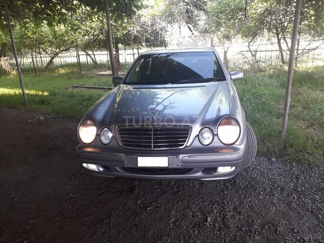 Mercedes E 240 2000, 260,000 km - 2.6 л - Sabirabad