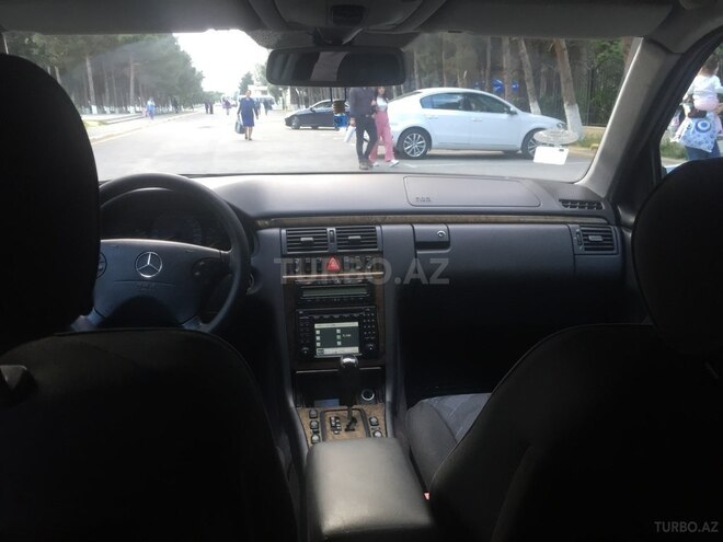Mercedes E 240 2001, 230,000 km - 2.4 l - Sumqayıt