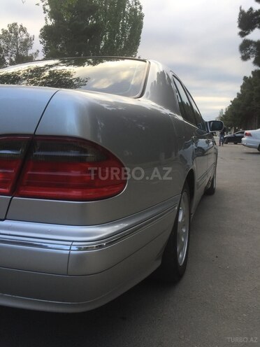 Mercedes E 240 2001, 230,000 km - 2.4 l - Sumqayıt