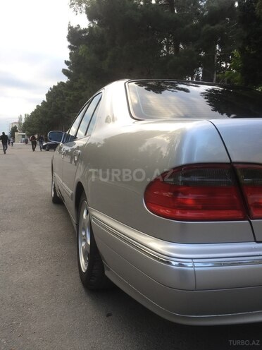 Mercedes E 240 2001, 230,000 km - 2.4 l - Sumqayıt