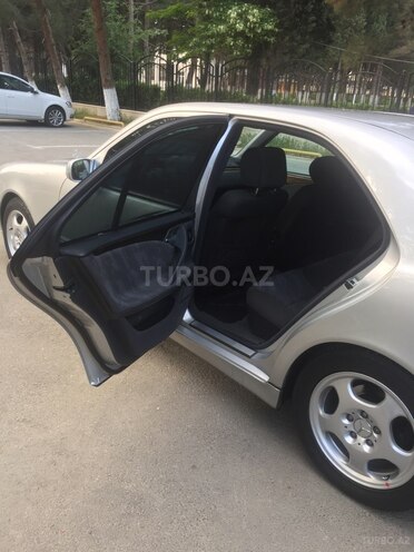 Mercedes E 240 2001, 230,000 km - 2.4 l - Sumqayıt