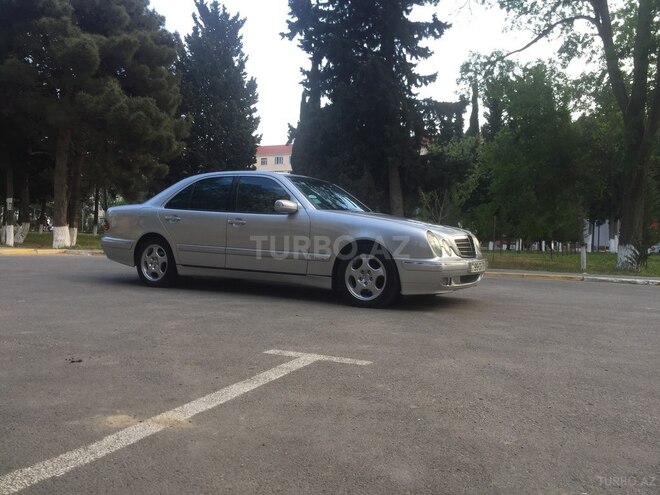 Mercedes E 240 2001, 230,000 km - 2.4 l - Sumqayıt