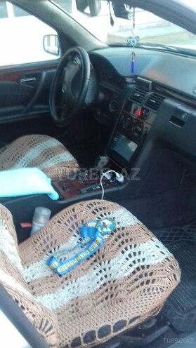Mercedes E 220 2001, 350,000 km - 2.2 l - Bakı