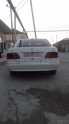 Mercedes E 220 2001, 350,000 km - 2.2 l - Bakı