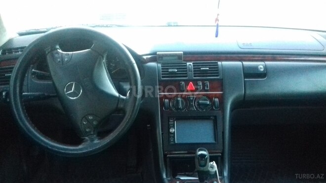 Mercedes E 220 2001, 350,000 km - 2.2 l - Bakı