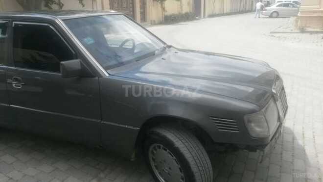 Mercedes E 250 1992, 350,000 km - 2.5 l - Bakı