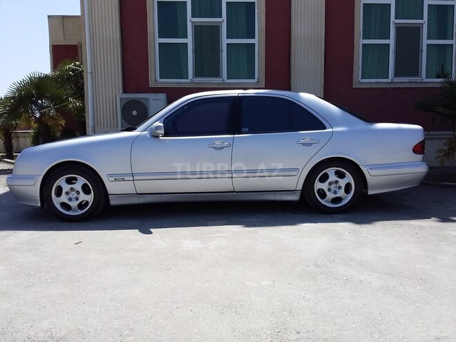Mercedes E 240 2000, 246,000 km - 2.4 l - Salyan