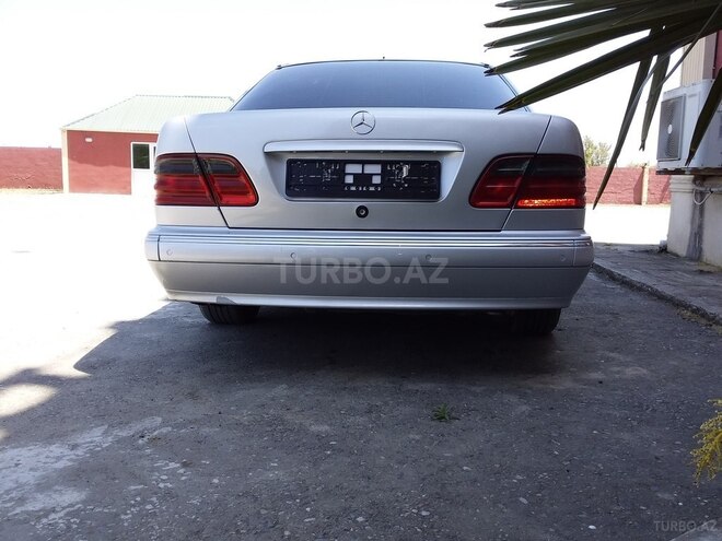 Mercedes E 240 2000, 246,000 km - 2.4 l - Salyan