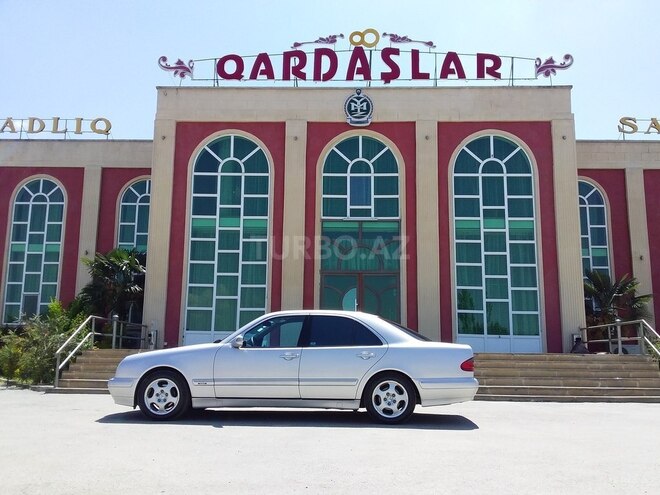 Mercedes E 240 2000, 246,000 km - 2.4 l - Salyan