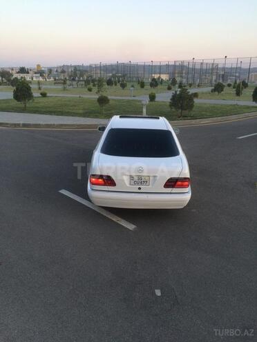 Mercedes E 240 2000, 270,000 km - 2.4 l - Bakı