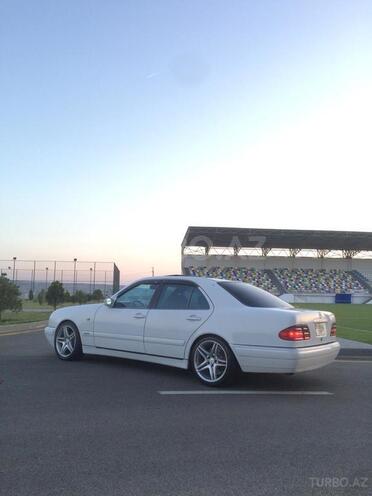 Mercedes E 240 2000, 270,000 km - 2.4 l - Bakı