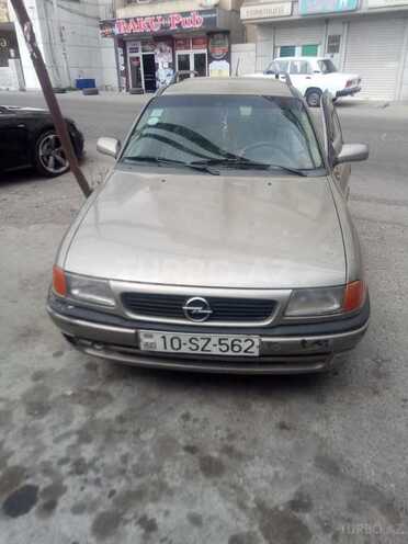 Opel Astra 1996, 352,000 km - 1.6 l - Bakı