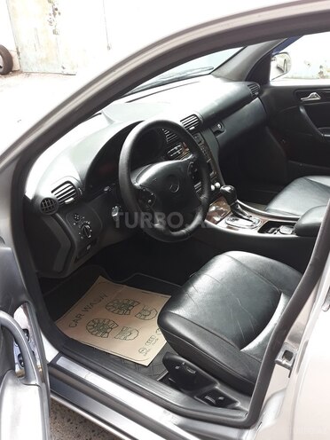 Mercedes C 240 2003, 220,900 km - 2.6 л - Bakı