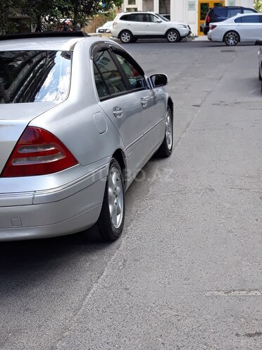 Mercedes C 240 2003, 220,900 km - 2.6 л - Bakı