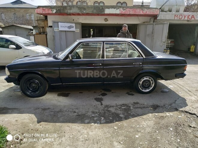 Mercedes E 230 1965, 558,884 km - 2.3 l - Bakı