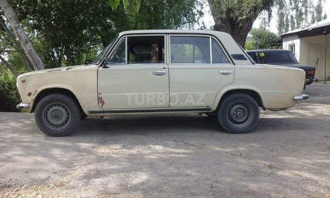 LADA (VAZ) 21011 1982, 230,000 km - 1.5 l - Yevlax